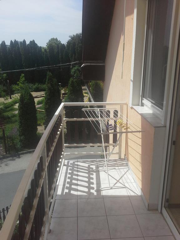 Friends Villa Apartments Heviz Exterior photo