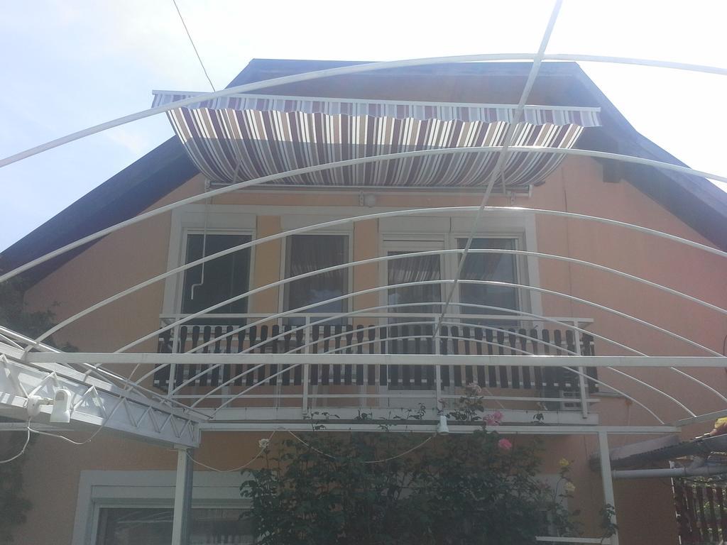 Friends Villa Apartments Heviz Exterior photo