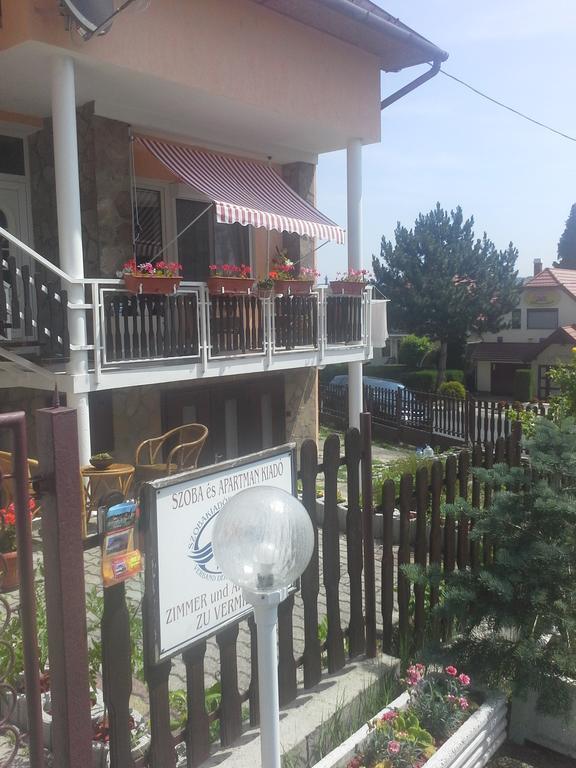 Friends Villa Apartments Heviz Exterior photo